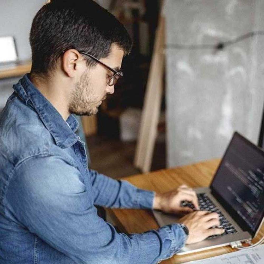 A startup founder searching for a tech startup bank