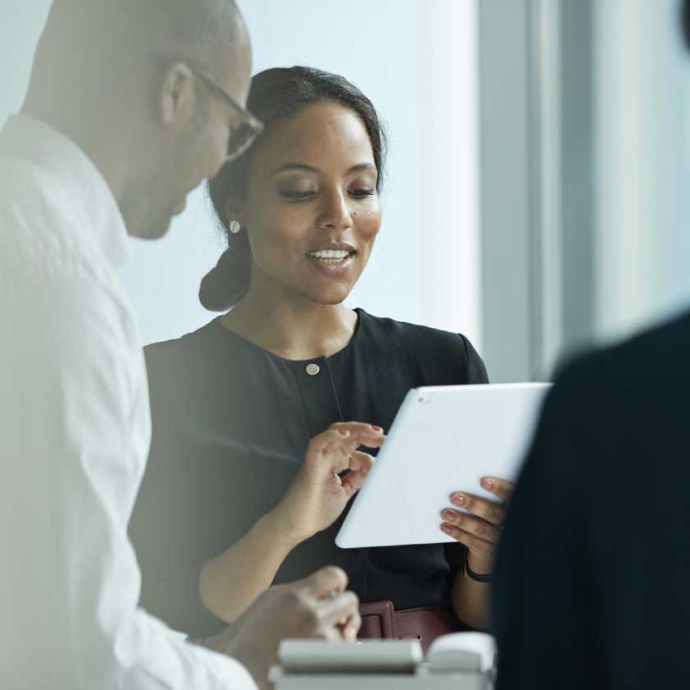 A private equity banking expert meeting with a client